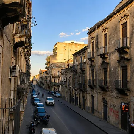 Katanèra * Catania